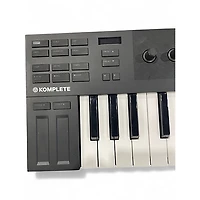 Used Native Instruments KOMPLETE KONTROL M32 MIDI Controller