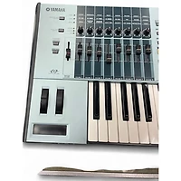 Used Yamaha Motif XS6 61 Key Keyboard Workstation