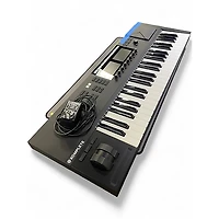 Used Komplete KONTROL S49 MIDI Controller