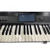 Used KORG Krome 73 Key Keyboard Workstation