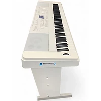 Used Yamaha DGX660 Portable Keyboard