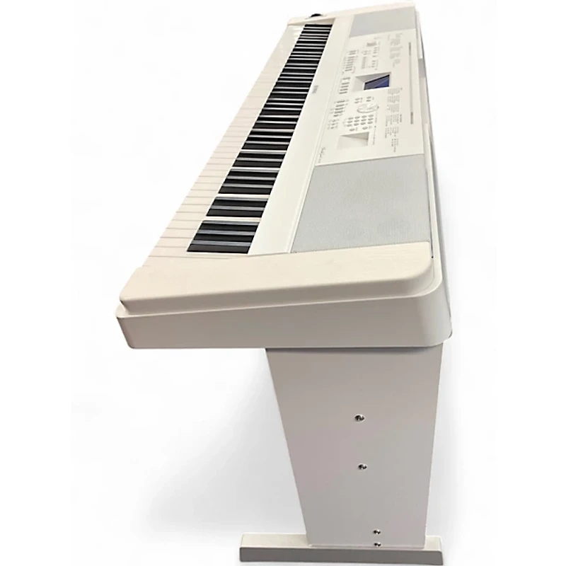 Used Yamaha DGX660 Portable Keyboard