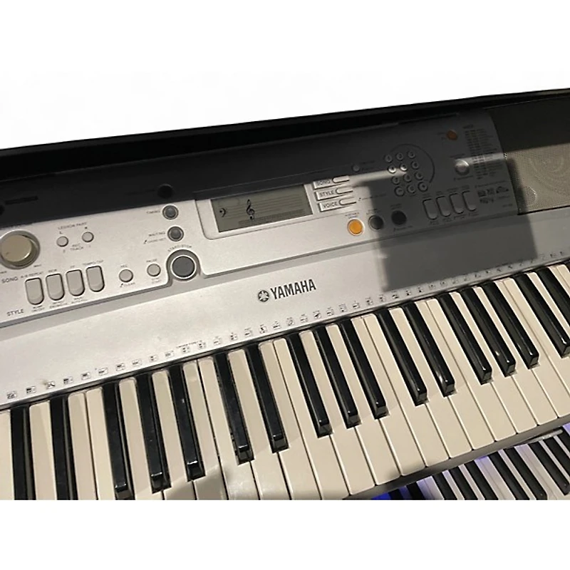Used Yamaha YPT330 61 Key Portable Keyboard