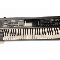 Used Roland GW8 61 Key Keyboard Workstation
