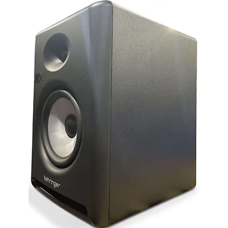 Used Behringer nekkst k6 Powered Monitor