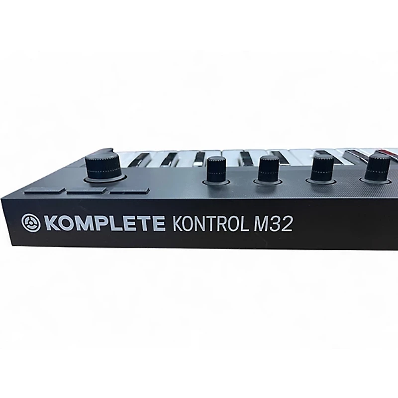 Used Native Instruments komplete kontrol m32 MIDI Controller