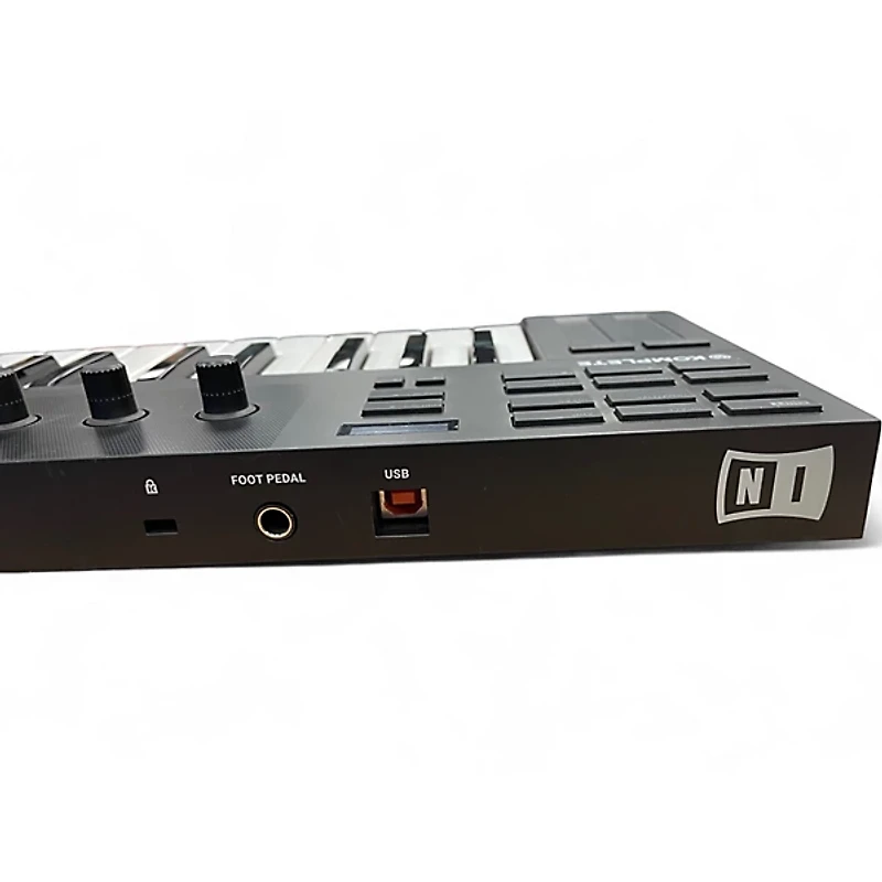 Used Native Instruments komplete kontrol m32 MIDI Controller