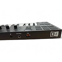 Used Native Instruments komplete kontrol m32 MIDI Controller