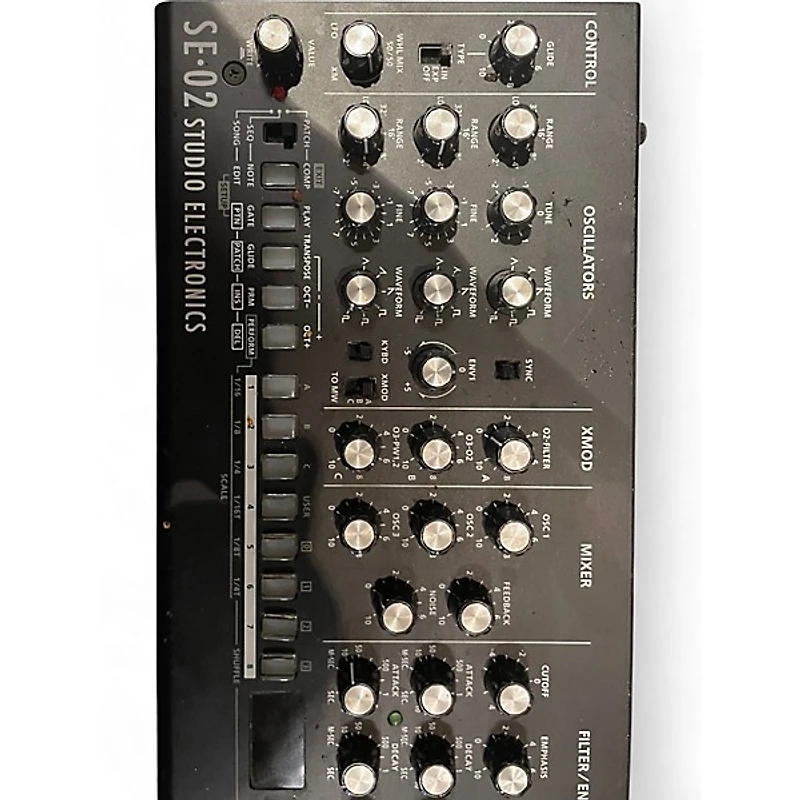 Used Roland SE-02 Synthesizer