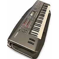 Used Yamaha MOX6 61 Key Keyboard Workstation