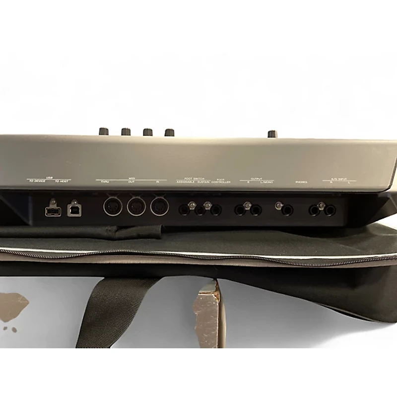 Used Yamaha MOX6 61 Key Keyboard Workstation