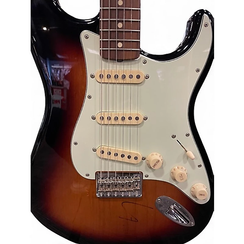 Used Fender Artist Series Robert Cray Stratocaster 2 Tone Sunburst Solid Body Electric Guitar