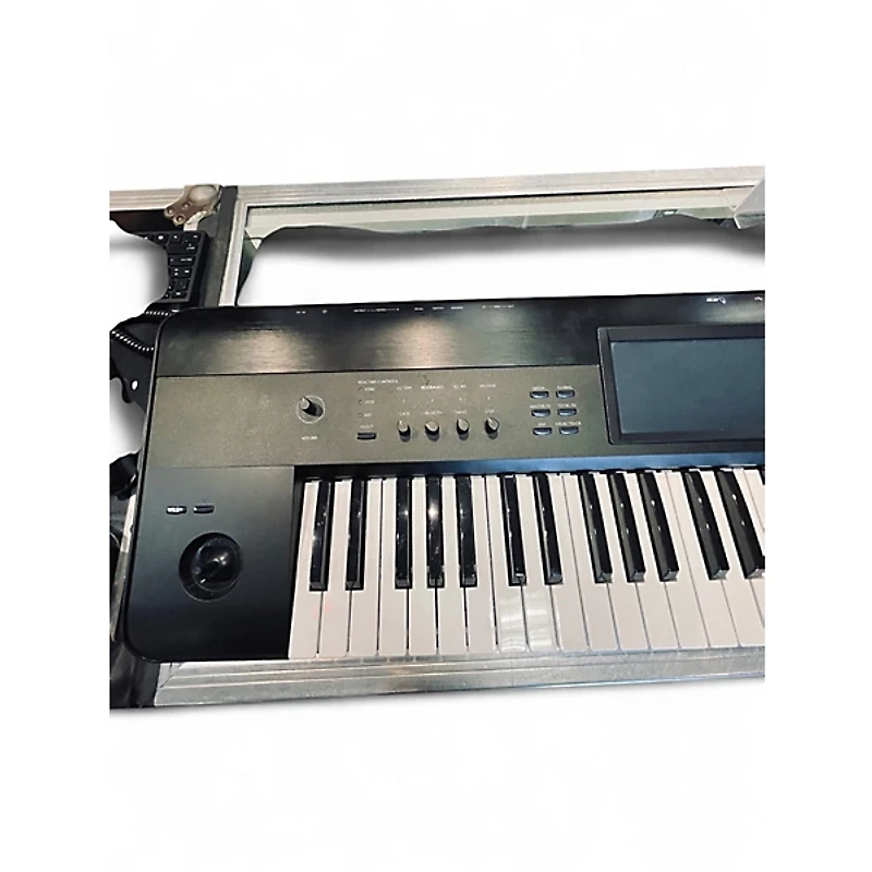 Used KORG Krome 61 Key Keyboard Workstation