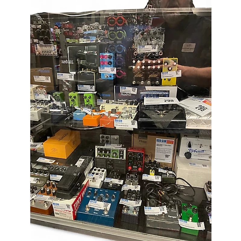 Used Voodoo Lab Pedal Power 2+ Power Supply