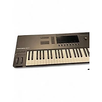 Used Native Instruments Komplete Kontrol S61 MKIII Keyboard Workstation