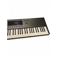 Used Native Instruments Komplete Kontrol S61 MKIII Keyboard Workstation