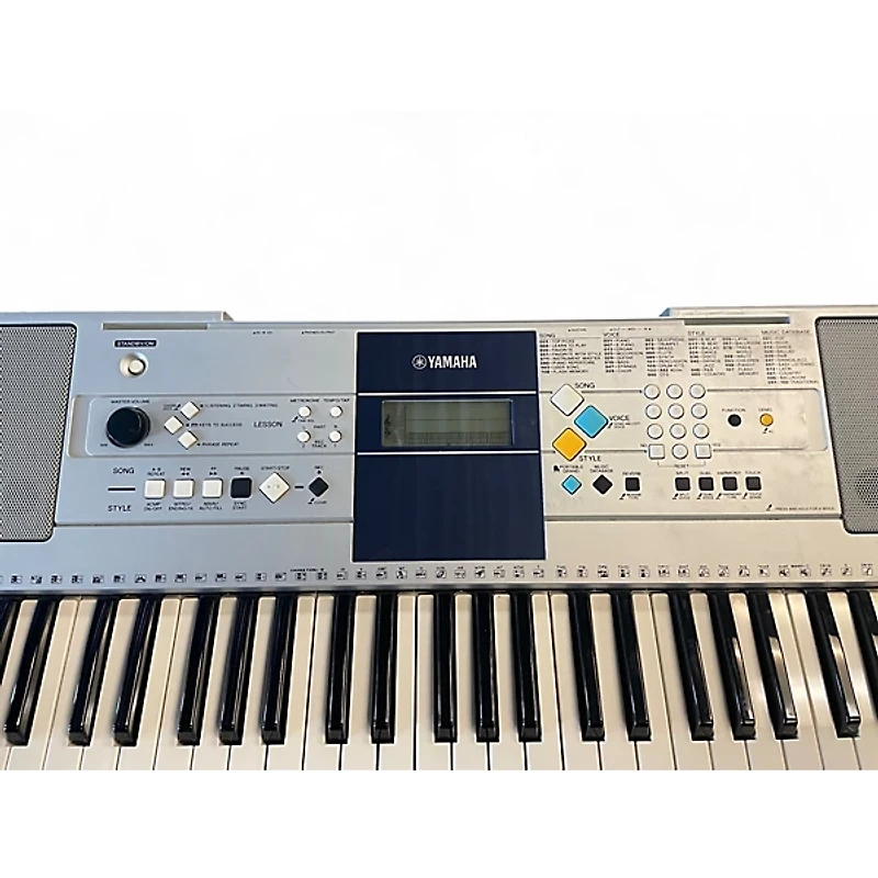Used Yamaha PSRE323 61 Key Portable Keyboard