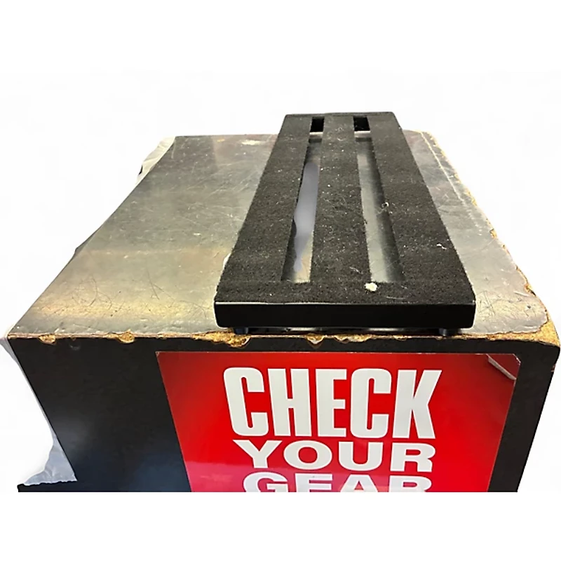 Used Pedaltrain metro 24 Pedal Board