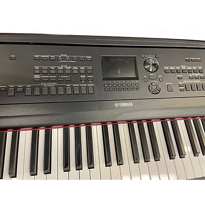 Used Yamaha DGX670 Keyboard Workstation
