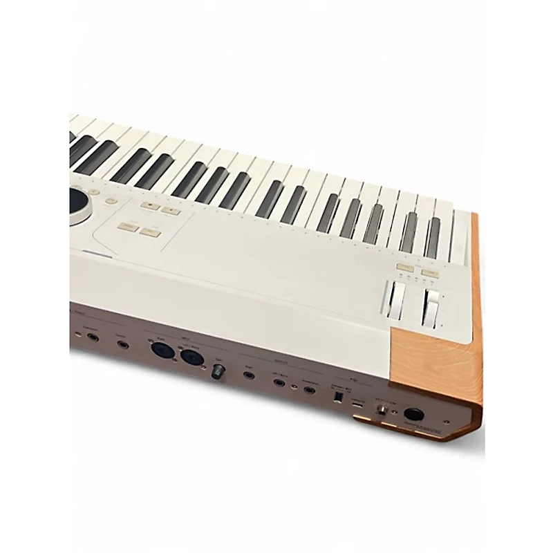 Used Arturia ASTROLAB 61 Synthesizer