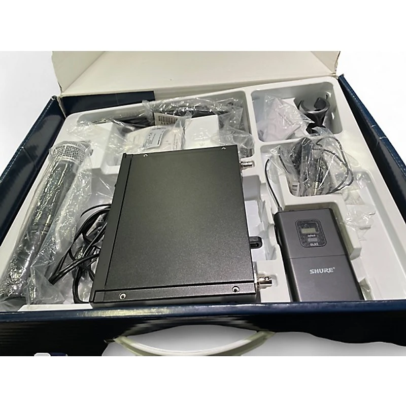 Used Shure SLX4 LAV/ HANDHELD Wireless System