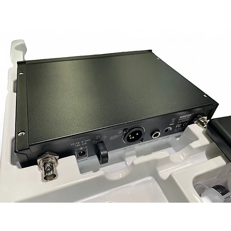 Used Shure SLX4 LAV/ HANDHELD Wireless System