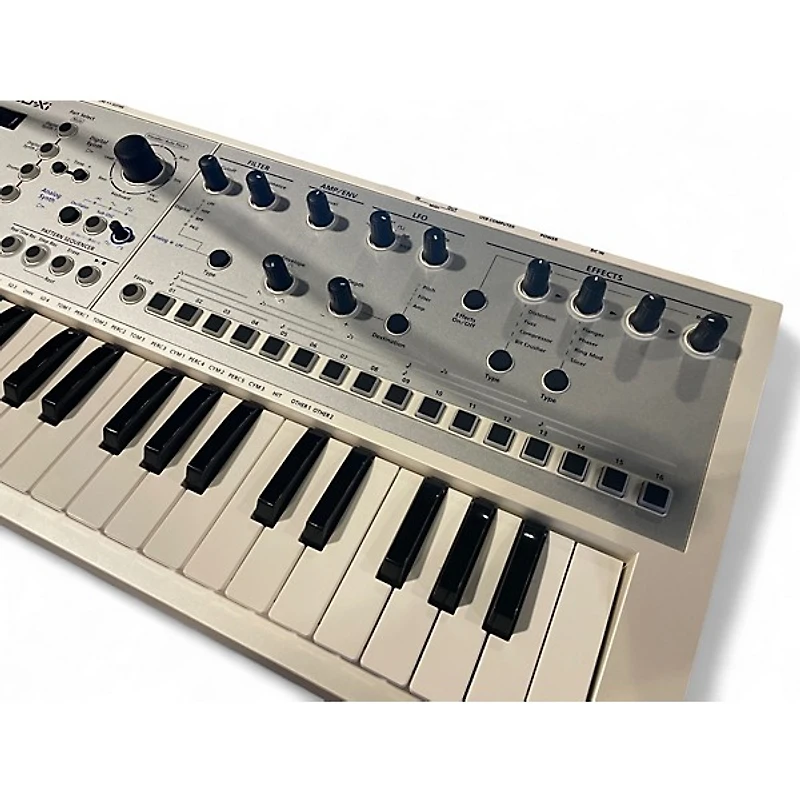 Used Roland JD-Xi Synthesizer