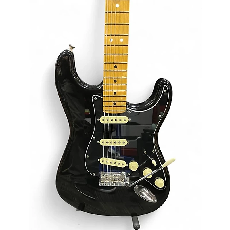 Used Fender STRATOCASTER Black Solid Body Electric Guitar