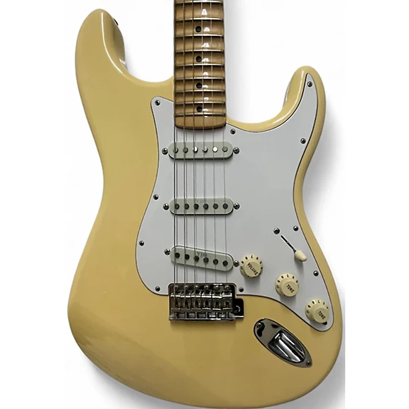Used Fender Artist Series Yngwie Malmsteen Stratocaster Cream Solid Body Electric Guitar