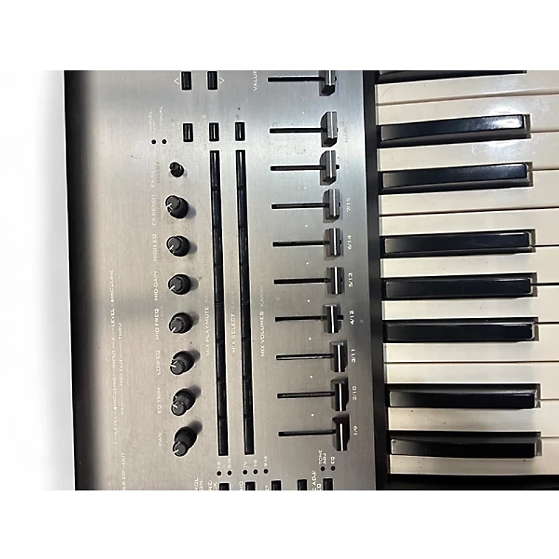 Used KORG Kronos X61 61 Key Keyboard Workstation