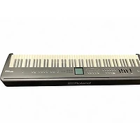 Used Roland FPE50 Keyboard Workstation
