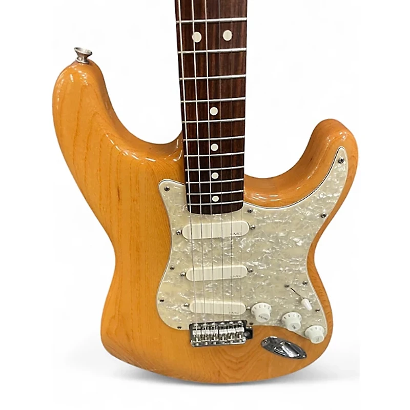 Used Fender Classic Series '70s Stratocaster Natural Solid Body Electric Guitar