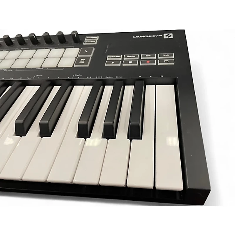 Used Novation Launchkey 25 Key MIDI Controller
