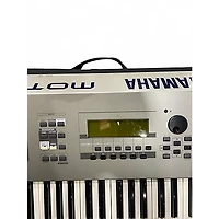 Used Yamaha MX61 61 Key Keyboard Workstation