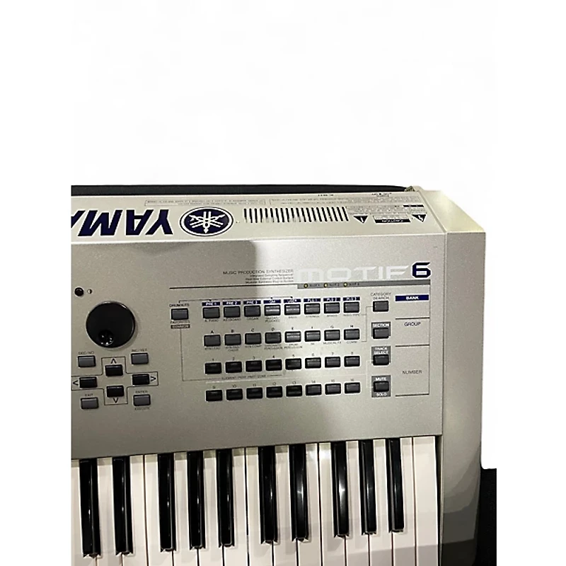 Used Yamaha MX61 61 Key Keyboard Workstation