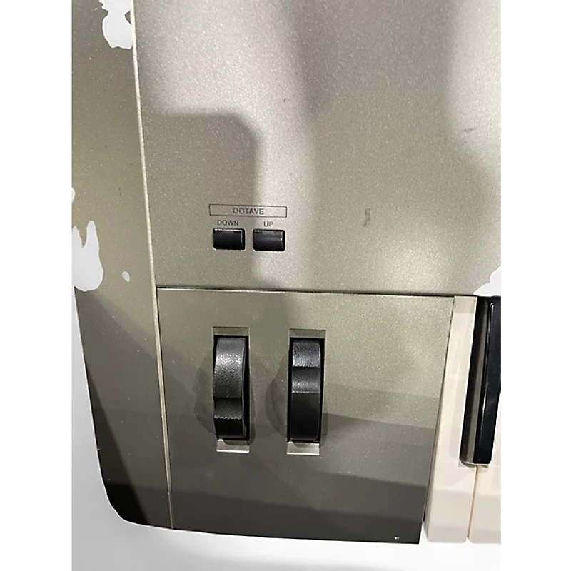 Used Yamaha MX61 61 Key Keyboard Workstation