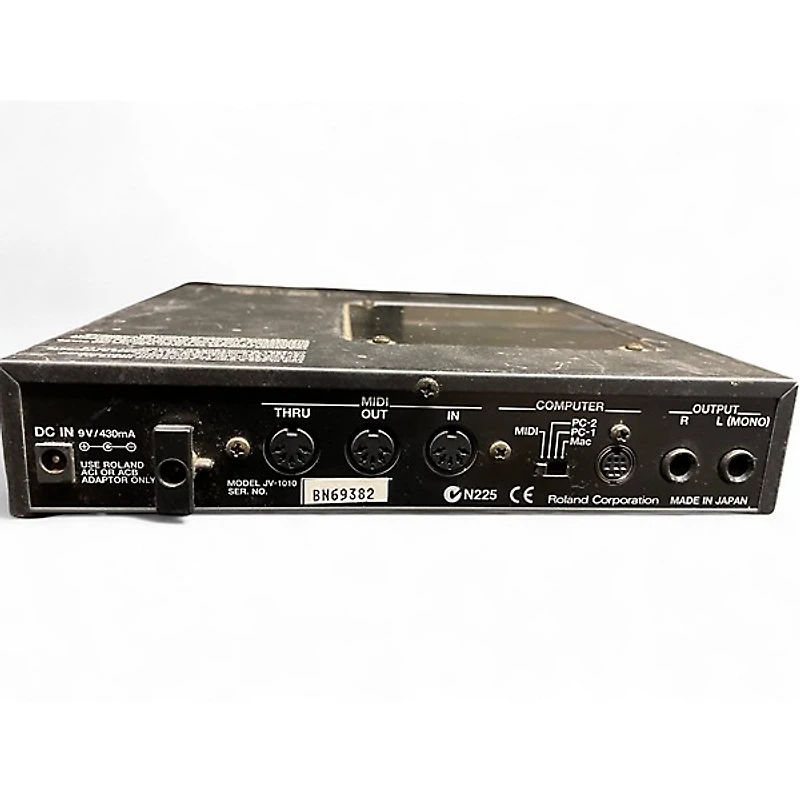 Used Roland JV1010 Synthesizer