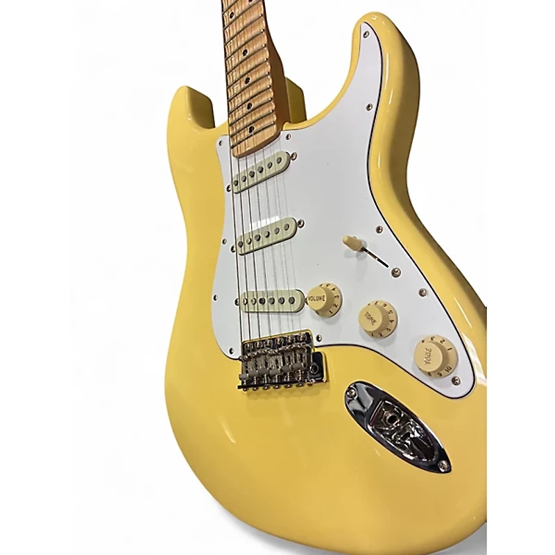 Used Fender Artist Series Yngwie Malmsteen Stratocaster Olympic White Solid Body Electric Guitar