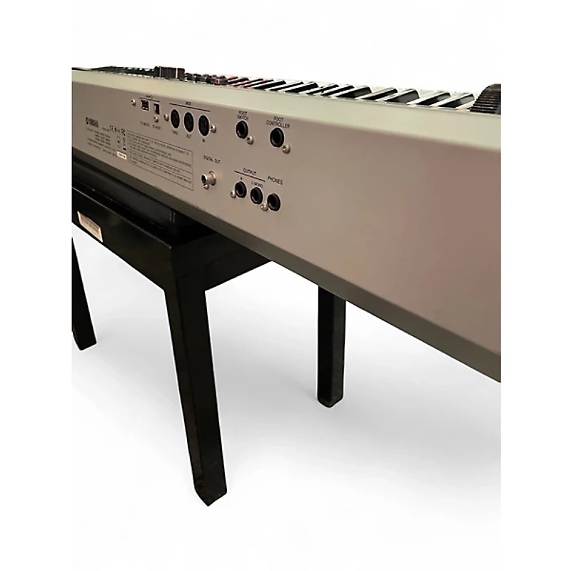 Used Yamaha MO8 88 Key Keyboard Workstation