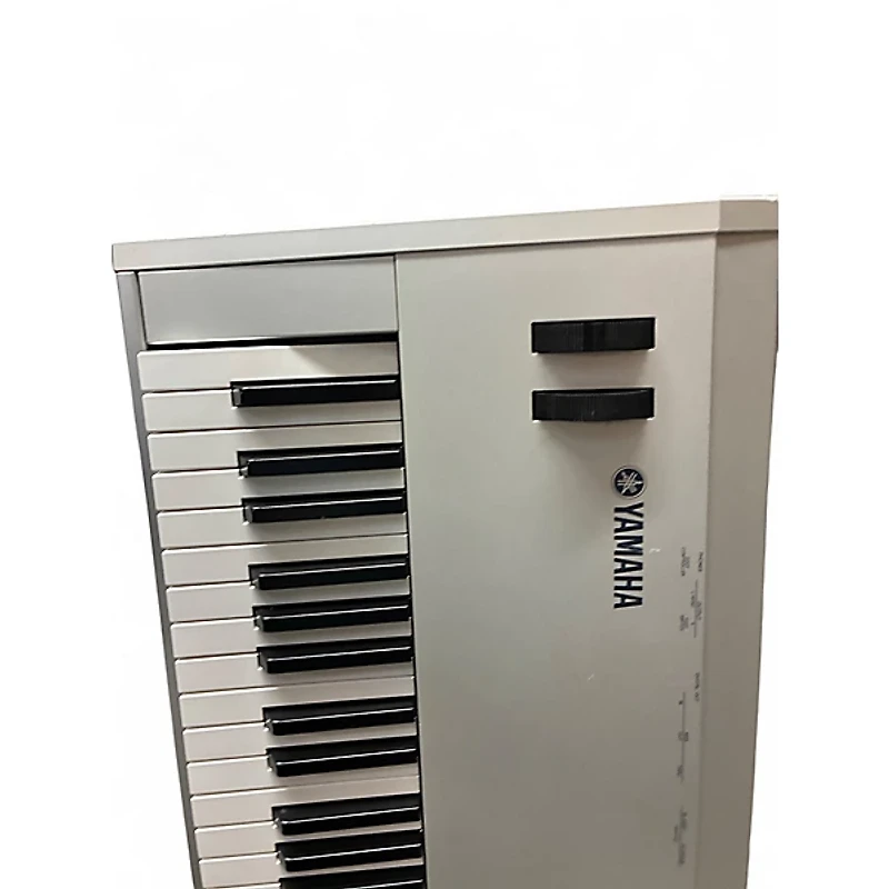 Used Yamaha MO8 88 Key Keyboard Workstation