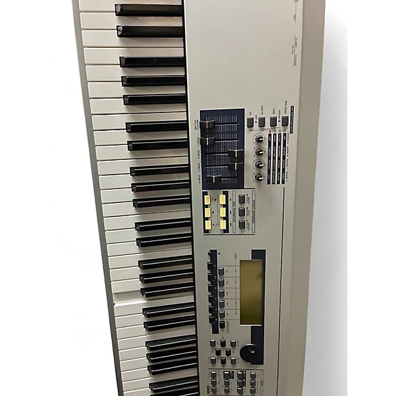 Used Yamaha MO8 88 Key Keyboard Workstation