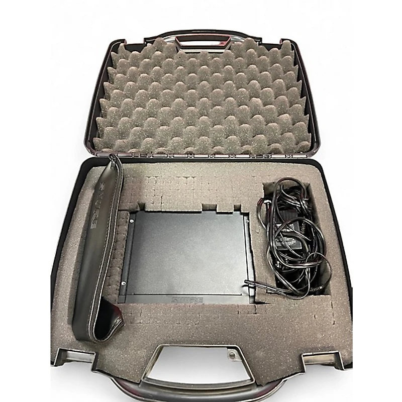 Used Shure BLX4R Handheld Wireless System