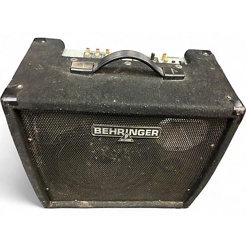 Used Behringer ultratone k900fx Keyboard Amp