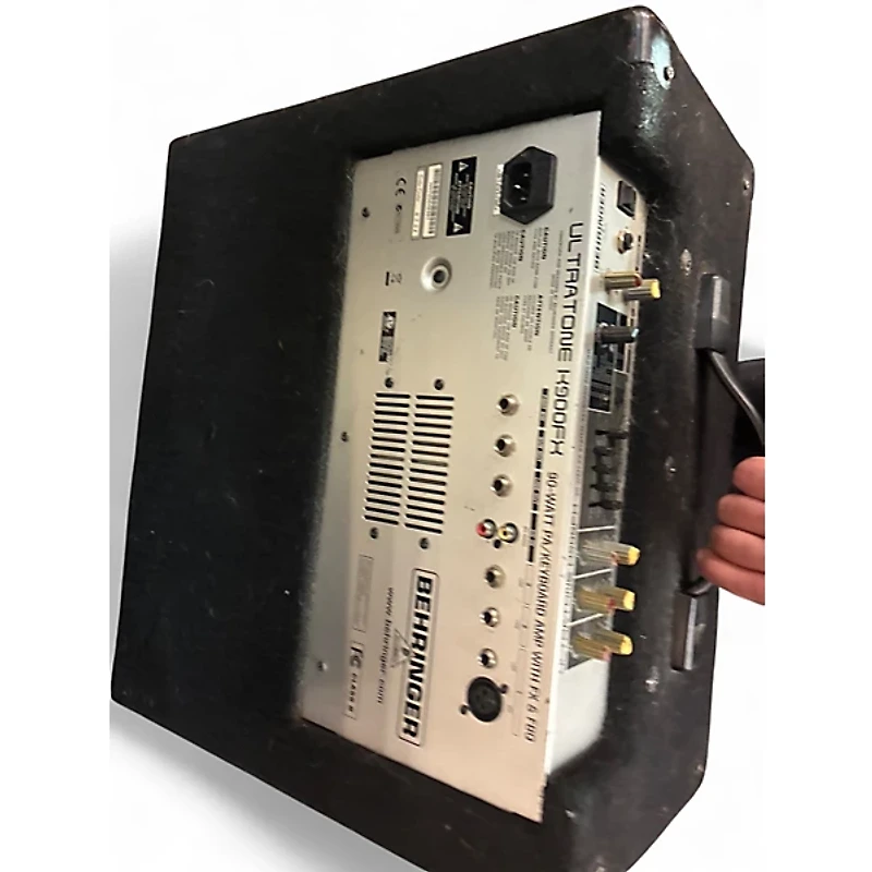 Used Behringer ultratone k900fx Keyboard Amp