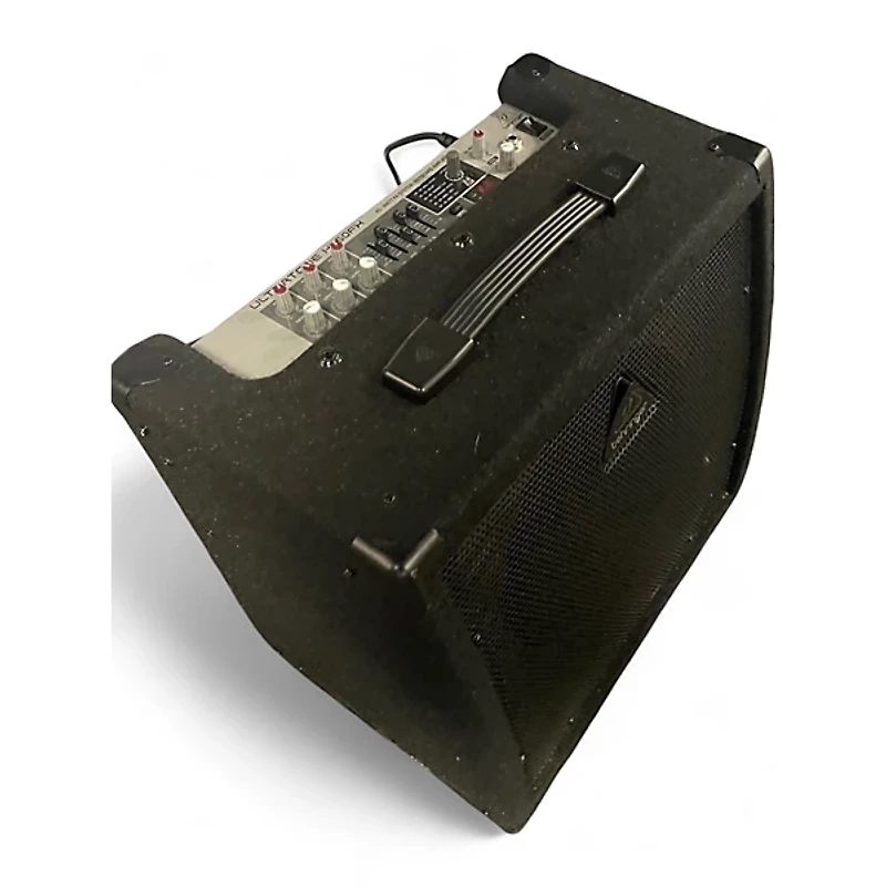 Used Behringer ultratone k450x Keyboard Amp