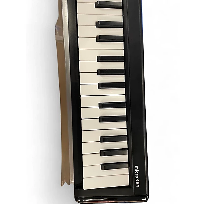 Used KORG MicroKey 61 USB MIDI Controller