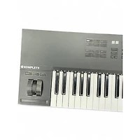 Used Native Instruments Komplete Kontrol S61 MK2 MIDI Controller