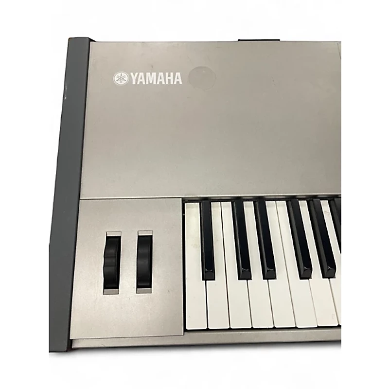 Used Yamaha Motif 8 88 Key Keyboard Workstation