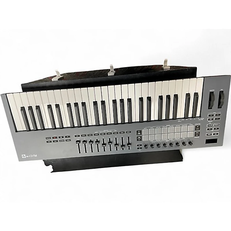 Used Novation flkey49 MIDI Controller