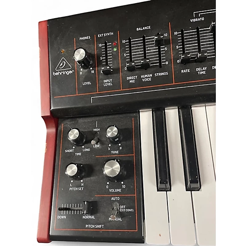 Used Behringer vc340 Synthesizer